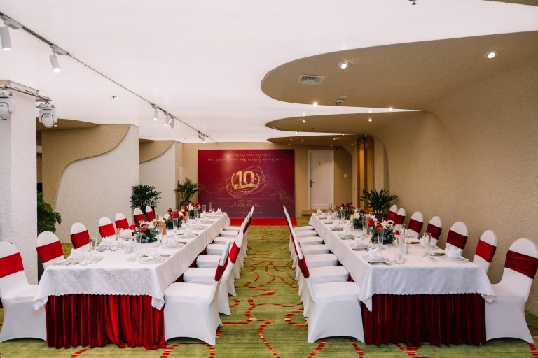 ý nghĩa tiệc cuối năm